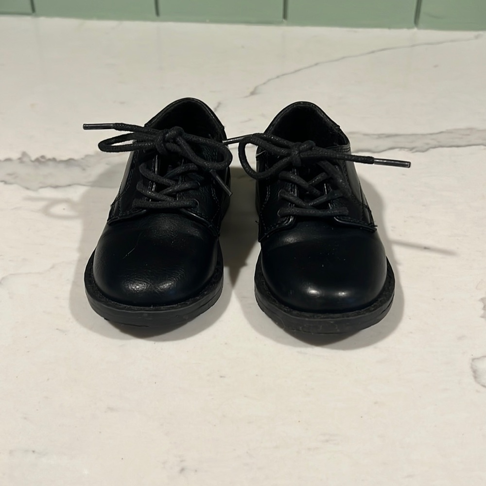 Toddler dress shoes, size 8